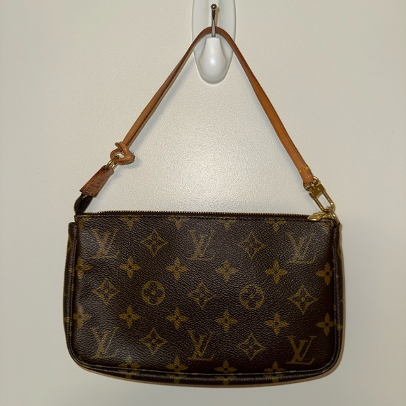 Vuitton Pouchette Accessories Strap - Pouchette/bag not included - Picture 1 of 4